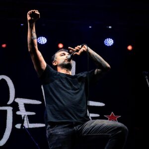 Barış Atay Instagram - ✊🏻✌🏻🤘🏻🎤 @vicefest
📷 @yzsphotography