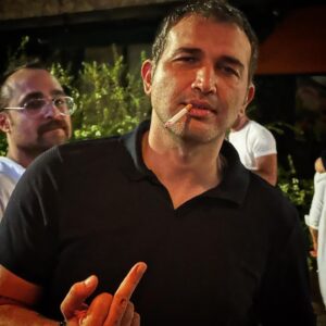 Barış Atay Instagram - Flu da olur… Fuck it all 🤘🏻
