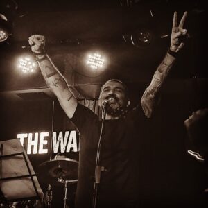 Barış Atay Instagram - ✊🏻✌🏻