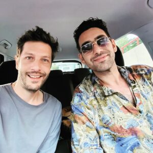 Barış Aytaç Instagram - Caner ve Emir, emir ve görüşlerinize hazırdır komutanım @sevvalsam @eda.ece 
6. Sezon başladık.