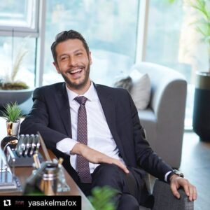 Barış Aytaç Instagram - #Repost @yasakelmafox (@get_repost)
・・・
Pazartesi yoğunluğunda aniden akşam #YasakElma'nın yeni bölümü olduğunu hatırlamışızdır... 😇 @foxturkiye 
#FOX #FOXTurkiye #ÇokFOX #tv #dizi #yenibölüm #buakşam