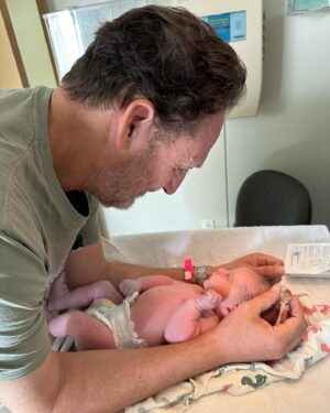 Barret Swatek Instagram - Dixon Chace Weiss made her debut today, 2/12/2024. There aren’t words to describe how I feel about her… but one thing I know for certain, it seems as though she’s been with me my whole life. Adam is in love and has yet another beautiful daughter, lucky guy. Her sisters, Faye and Madeleine, standing by to be the best role models a gal could ask for. Thank you, Yamil, the woman who carried Dixie Chace into this world with strength, grace and the best sense of humor anyone could ask of a surrogate. God is good.