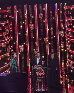 Barry Jenkins Instagram - Adele and Peter and Sheila accepting our award for Best International Series at the BAFTAS today. 

Hats off to… ERRBODY. And I mean every damn body🙏🏿

📸 Courtesy @annahiggstagram