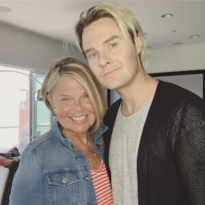 Bart Baker Instagram - Love U mom - thank you for always being there for me 🙏🏻