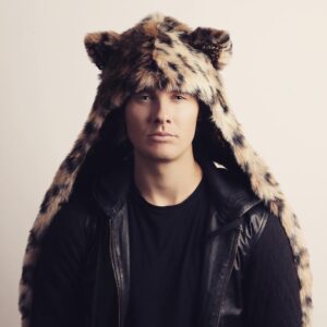 Bart Baker Instagram - Happy Purrrrsday 😽 Like & tag 3 friends for a DM 😘 #cat