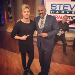 Actor Bart Baker HD Instagram Photos and Wallpapers December 2022