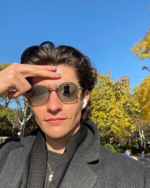Barton Cowperthwaite Instagram - 1 Wearing my grandfather’s coat for good luck.
•
2 is my personal favorite in this series. I was diagnosed with a brain tumor the same day the @sagaftra strike ended. Like literally a couple hours after we crossed the 12:01am finish line. So my tumor must have been striking in solidarity this whole time 💪🏼
•
3 is more comedy from friends. Keep em coming please.
•
4 is some love from some of my TPT family @hairbychrystal & @thejessicagreco 
•
5 is another beautiful photo by @charlottedrury 
•
6 is @sammy.klein and I on our dads’ shoulders as little Bebe’s. Can you tell who’s who?? 
•
7 is Sophie and I on the last beach day of the summer 😎