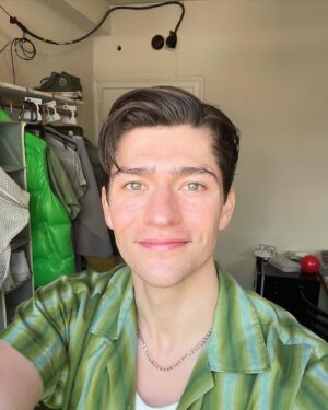 Barton Cowperthwaite Instagram - I have the honor of taking over the official @outsidersmusical IG page for our opening day tomorrow!!!
•
Please follow along on the official Outsiders page for all the behind the scenes fun of this massive and exciting day!
•
Until then enjoy these incredible production images from @murphymade 📸
•
✨STAY GOLD ✨