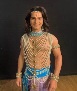 Basant Bhatt Instagram - Ram Siya Ram 🙏
Come join me on this beautiful journey of “Shreemad Ramayan”
Where some of the most talented people have come together to bring this epic story of Ramayan for you all to relive with us ✨
@thakursumitofficial @amolsurve1 @loknath.pandey @kamalmonga_ @sid_tewatiya @sktorigins @rahultewary @sonytvofficial @swastikproductions @shibapriya__sen_sational