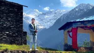 Basant Bhatt Instagram - Him means snow/ice and Aalay means home/place. Well I am having this beautiful view from my Aalay Uttarakhand. 🥰