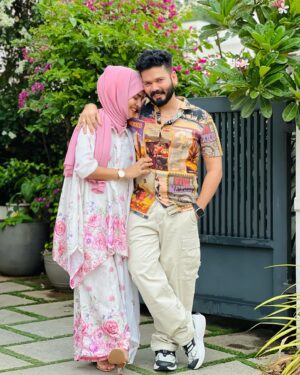 Basheer Bashi Instagram - “Happy 6th anniversary to my amazing husband But i love to call you Beibyyyyyy💋💋❤️ These six years have been filled with love, laughter, and countless unforgettable memories. Here’s to many more years of adventures and growing old together. I love you more than words can express.” You are My Dearest Darling 🥰💋❤️