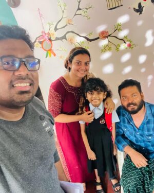 Basheer Bashi Instagram - With Anees & family❤️🎬 Prathyasha hitting on YouTube ❤️thanks for your supports🙏🏻