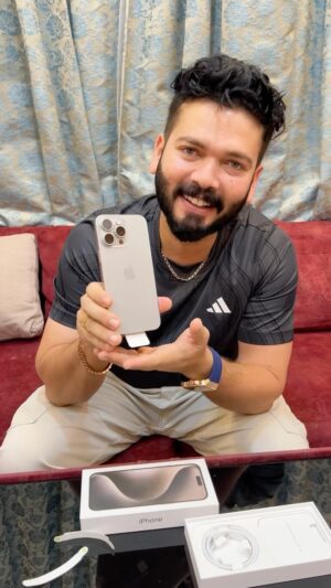 Basheer Bashi Instagram - I Phone 15 Pro Max 1 TB 🤩 Unboxing 😍

@mashura_basheer & @_suhana_basheer Thank you for this Amazing Anniversary Gift 🎁🥳
