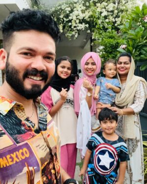 Basheer Bashi Instagram - ✨Happy Anniversary Both of Youuu❤️💋💋✨ “May our bond remain untouched by the envious gaze, and our journey be free from the influence of the evil eye.” 🧿  #6thweddinganniversary #bashiandmashu #march11