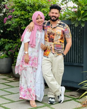 Basheer Bashi Instagram - “Happy 6th anniversary to my amazing husband But i love to call you Beibyyyyyy💋💋❤️ These six years have been filled with love, laughter, and countless unforgettable memories. Here’s to many more years of adventures and growing old together. I love you more than words can express.” You are My Dearest Darling 🥰💋❤️