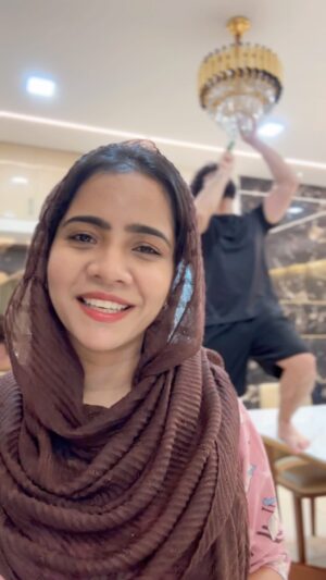 Basheer Bashi Instagram - Yeah, I Know Everything 🥸🤣

#comedy #malayalam #funny #mashurabasheer #basheerbashi