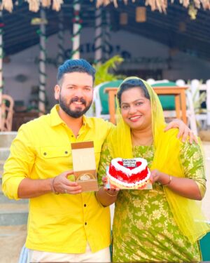 Basheer Bashi Instagram - Grateful for 14 years of love that grows stronger every day. You complete me, Happy Anniversary SonuUu 🥳❤️ Love You Mwaaaahh 💋🧚🏻‍♀️❤️