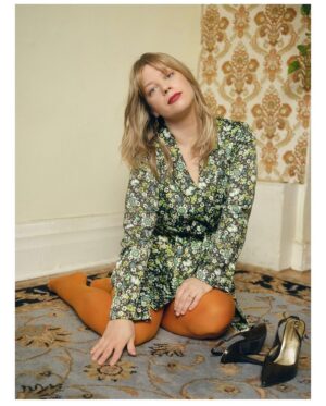 Basia Bulat Instagram - Thank you to everyone who has been listening and sending such kind messages about The Garden🌻🪴🌸 

Making this album was a dream come true and I’m so happy it’s been bringing good energy your way 💚💚💚

📸: first photo from a shoot with @richmondlam @lacostebrigitte and @vandersiebes , the dream team reunited after so long! 🌸