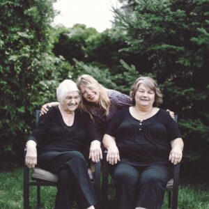 Basia Bulat Instagram - With my Mom and Babcia in my mom’s garden, where I learned everything from them about gardening and life … my greatest teachers and my fan club too 🪴💚

📸 by the wonderful @rothbauerstudio_