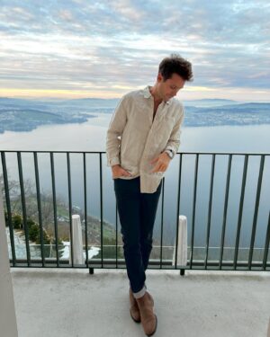Bastian Baker Instagram - It’s almost time to look back at all the wonderful things that happened to us this year!! But for now it’s Time to relax in style @omega ❤️ #ad