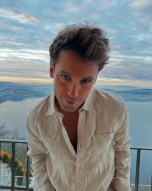 Bastian Baker Instagram - It’s almost time to look back at all the wonderful things that happened to us this year!! But for now it’s Time to relax in style @omega ❤️ #ad
