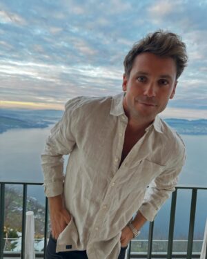 Bastian Baker Instagram - It’s almost time to look back at all the wonderful things that happened to us this year!! But for now it’s Time to relax in style @omega ❤️ #ad