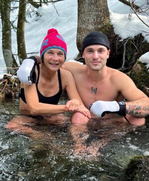 Bastien Grimal Instagram - Fin des vacances en beauté avec ma ptite maman ❤️❄️🥶
La vidéo est sur tiktok.