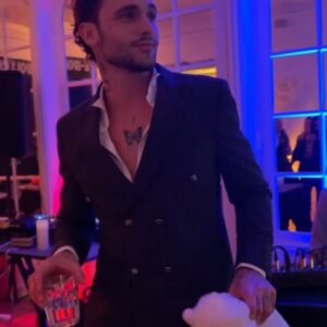 Bastien Grimal Instagram - Acolyte @felixradu ❤️

🕴️ @parientyparis 
🧸 @lapelucherie 
🎉 @e_idols_agency