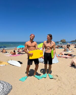 Bastien Grimal Instagram - C’EST PAS LA TAILLE QUI COMPTE #znoybiarritz
❤️ @lucas.drag