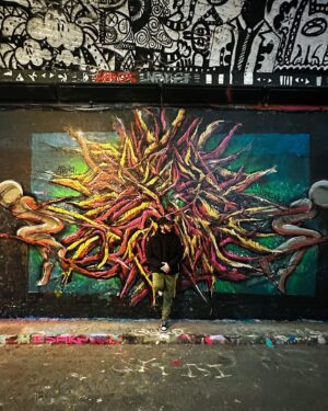 Bastien Muñez Instagram - 𝓛𝓮𝓪𝓴𝓮 𝓢𝓽𝓻𝓮𝓮𝓽 🖌️🤍
.
#graffiti #leakstreet #london #love