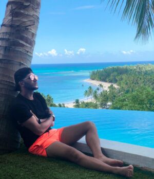 Bastien Muñez Instagram - Le monde chico, et tout ce qu’il y a dedans 🌍 !
.
#escape #sea #pool #travel