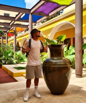 Bastien Muñez Instagram - Valladolid Colores 🇲🇽
.
#mexico #valladolid #colors #hollidays