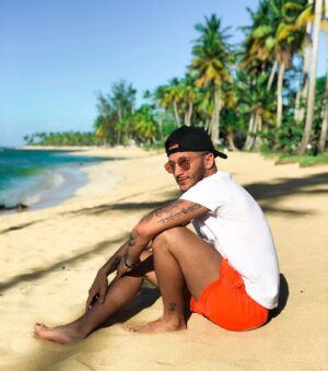 Bastien Muñez Instagram - 🌴 F.R.E.E.D.O.M 🌴
.
Si tu pouvais te téléporter et quelque part, là tout de suite... où irais-tu ?
.
#freedom #caribe #sea #sun #palm #travel