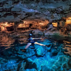 Bastien Muñez Instagram - Les cenotes au Mexique c’est quand même quelque chose (même si je saute comme un loukoum😂) !!
Paradis sur terre 🌍🥰 !
.
@airfrance #mexico #cenote #travel #friend #aventure #binome