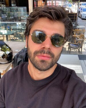 Batuhan Ekşi Instagram - Buyrun seri like