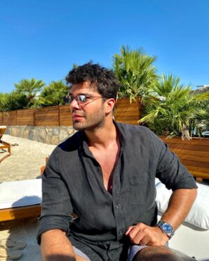 Batuhan Ekşi Instagram - Soguk su rica edebilir miyim