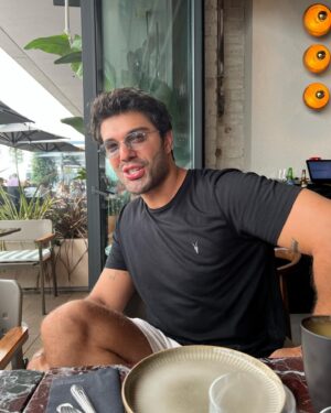 Batuhan Ekşi Instagram - DUMP 😬