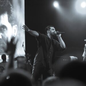 Bayhan Instagram - 28 Ağustos Çınarcık " Otostop Festivali " benim için unutulmaz bir gece. Sevenlerim ile hasrete son verdiğimiz yeni milad...
#interturkey #otostopfestivali 

Fotoğraflar @mustafakalipciogluu