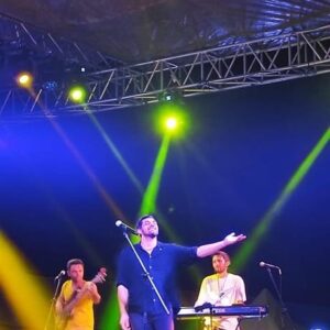 Bayhan Instagram - @interturkey ailesi ,@otostopfestivali ve emeği geçen herkese teşekkürü bir borç bilirim. Beni sevenlerim ile buluşturdular.
Yeni konserlerde buluşmak dileği ile, sevgiler...