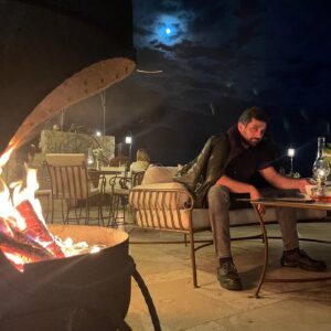 Bayhan Instagram - Hayata bir bakış huzur ekle...
Belki bir akşam ateş başında beraber gökyüzünü izler, yıldızları sayarız çocukça, en masum hislerle...