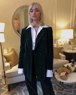 BeBe Bettencourt Instagram - One thousand kisses to the loveliest ladies @mim_i_am_  and @enolanmelbourne who helped me get fancy for the very wet premiere of #TheDry 

And a special thank you to @madeupstories  @roadshow @robconnollyau for digging me enough to slap my face up on a big screen - I am truly so honoured to be a part of this film. 💕