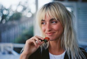 BeBe Bettencourt Instagram - 🍓 tb 🍓