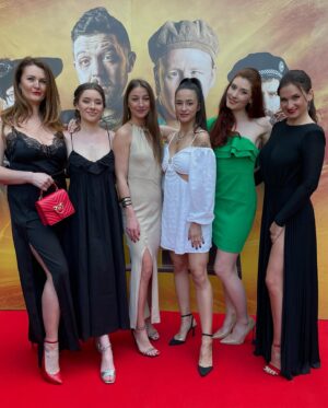 Beáta Hrnčiříková Instagram - Premiéra filmu 🐯🐯🐯
🤍🤍🤍