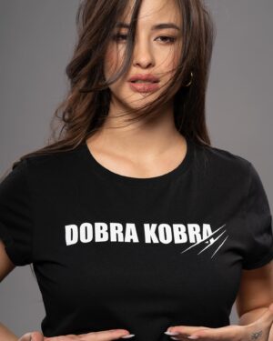 Beáta Hrnčiříková Instagram - Já a náš nový Merch🤪

https://eshop.divadlomir.cz/
📸 foto: Martin Olšar @olsarmartin