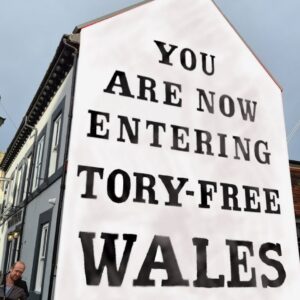 Beatie Edney Instagram - Rwy’n caru Cymru - if you know you know.