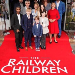 Beau Gadsdon Instagram - The Railway Children Return!

@studiocanaluk 
@sheridansmithster 
 @johnbradleywest