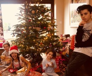 Beau Gadsdon Instagram - Merry Christmas everyone 🎄from Dylan, Dolly, Billie and I xxx