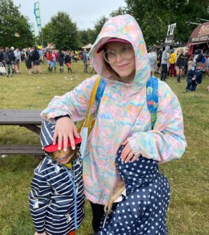 Bebe Cave Instagram - Happy birthday my beautiful big sister @jessiecave ♥️ you inspire me every day even when you’re a massive bitch. I love you!!!