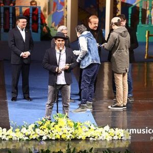 Behrouz Saffarian Instagram - تبریک به کلیه عوامل البوم امیر بی گزند و محسن برای دریافت بهترین البوم پاپ سال ۹۵