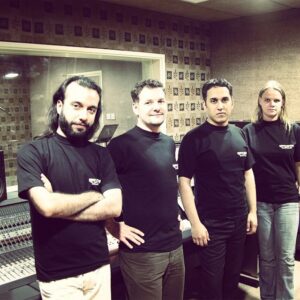 Behrouz Saffarian Instagram - Old but memories
ناتالی، بهروز صفاریان، یورگن، فرزین فردین فرد😊
.#استوديو #دبى